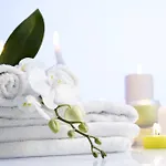 Napraforgo Wellness Haz Es Panzio Oda ve Kahvaltı