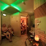 Oda ve Kahvaltı Napraforgo Wellness Haz Es Panzio Peçuy