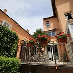 Napraforgo Wellness Haz Es Panzio 4* Peçuy