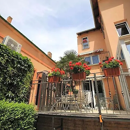 Napraforgó Wellness Ház és Panzió 4*