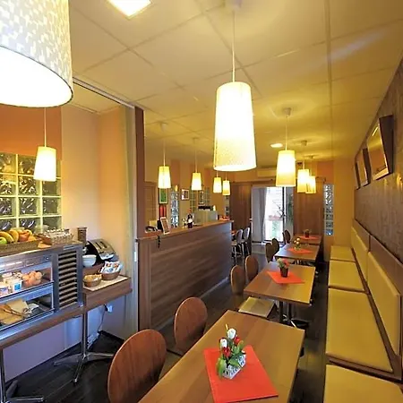 Napraforgó Wellness Ház és Panzió 4*