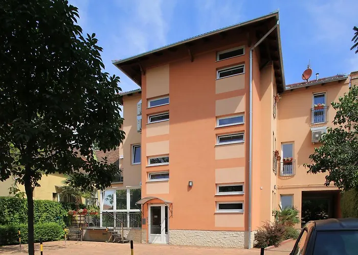 Bed and Breakfast Napraforgo Wellness Haz Es Panzio Πετς