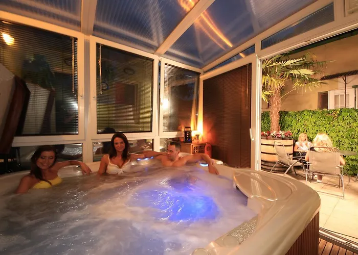Napraforgo Wellness Haz Es Panzio Bed and Breakfast Πετς